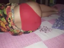 लाल पैंटी वाली देसी घरवाली का नया अश्लील वीडियो
