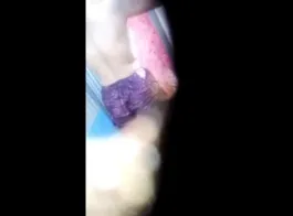 गांव की लड़की नहा रही है सेक्सी वीडियो - नया हॉट हिंदी शीर्षक