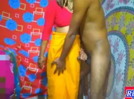भाई की पत्नी को गले लगाते हुए देवर ने कहा 'मैं तुमसे प्यार करता हूँ' - हिंदी ऑडियो सेक्स