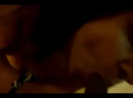 शादीशुदा आंटी अपने पति के स्तनों को चूसती हुई - देशी अश्लील वीडियो