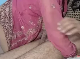 हिजाब पहनने वाली अरब मुस्लिम लड़की ने बड़ी लंड का सुंदर चूसा फिर लाउडली हिंदी में काउगर्ल राइडिंग की।