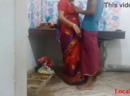 लाल साड़ी में देसी भारतीय भाभी किचन में सेक्स (लोकलसेक्स31 की ऑफिशियल वीडियो)