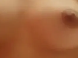 घर पर बनाई गई अश्लील वीडियो - भारतीय लड़की का सेक्स राइडिंग वीडियो!