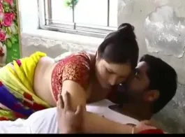 डर्टी हिंदी ऑडियो के साथ देसी हॉर्नी भाभी द्वारा हॉट देसी सेक्स