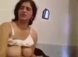 indian aunty pissing video